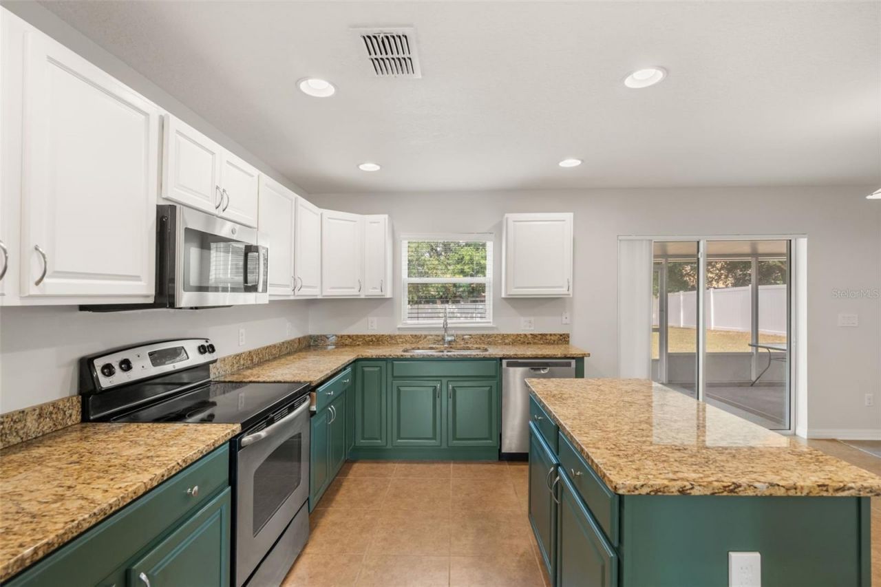 611 Del Pilar Drive, Groveland, FL 34736 Photo