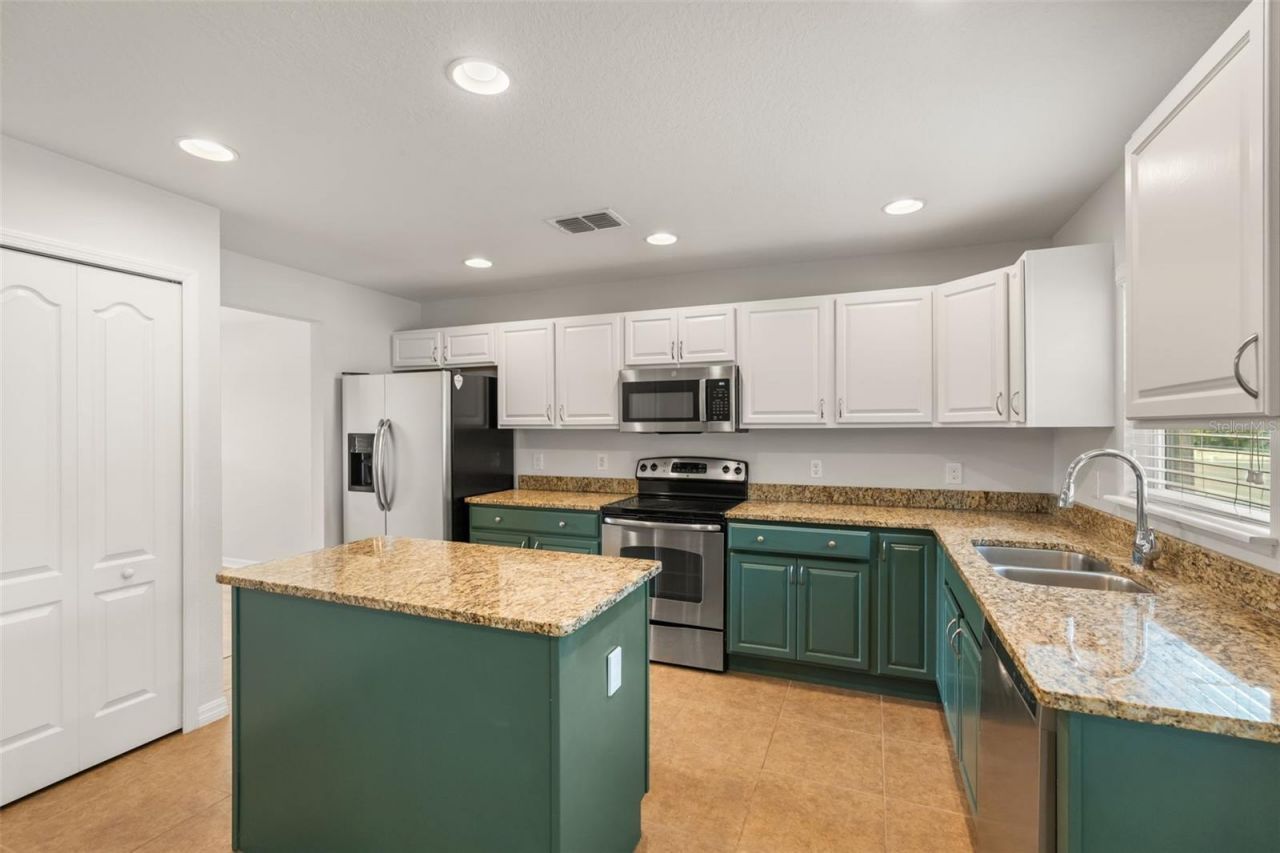 611 Del Pilar Drive, Groveland, FL 34736 Photo