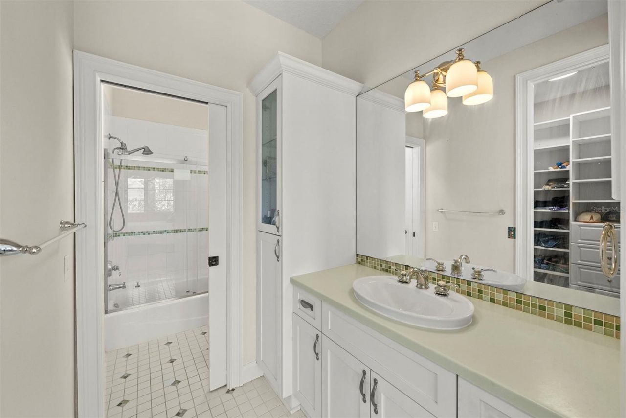 3114 W Bay Villa Avenue, Tampa, FL 33611 Photo