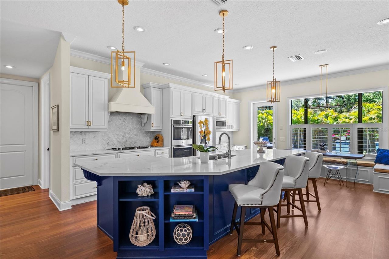 3114 W Bay Villa Avenue, Tampa, FL 33611 Photo