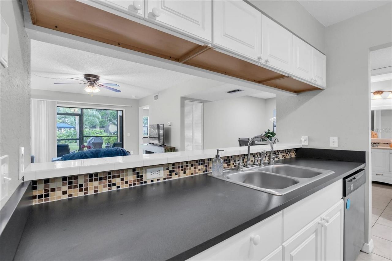 3001 58th Avenue S, Unit 1211, Saint Petersburg, FL 33712 Photo
