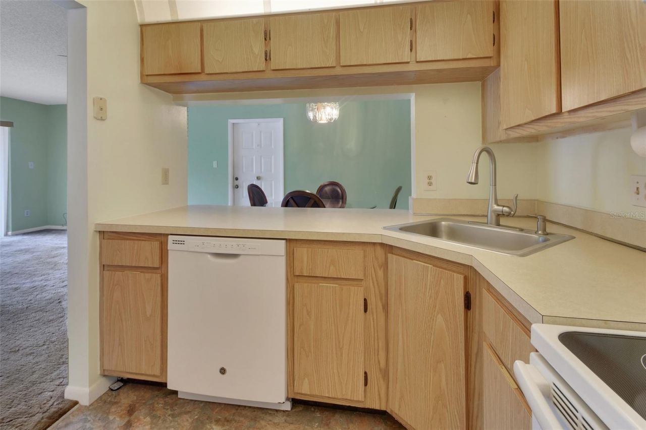 1224 S Pine Ridge Circle, Unit 24, Sanford, FL 32773 Photo