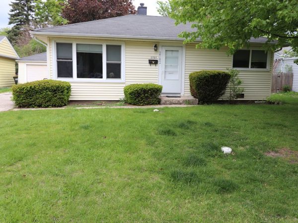 2702 Saint James Street , Rolling Meadows, IL 60008