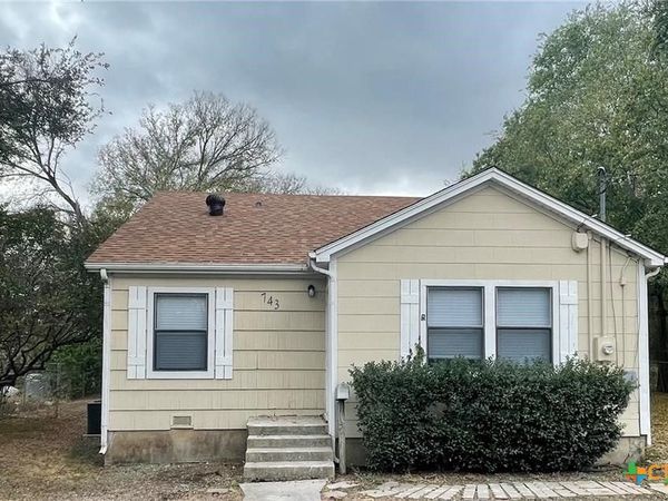 743 E 13th Avenue , Belton, TX 76513