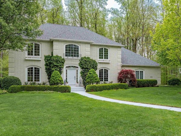 8610 Oakcliff Court, Fort Wayne, IN 46825