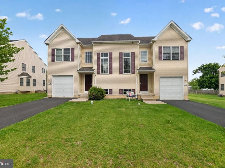 137 Sugarbush Drive , Perkasie, PA 18944 Main Photo