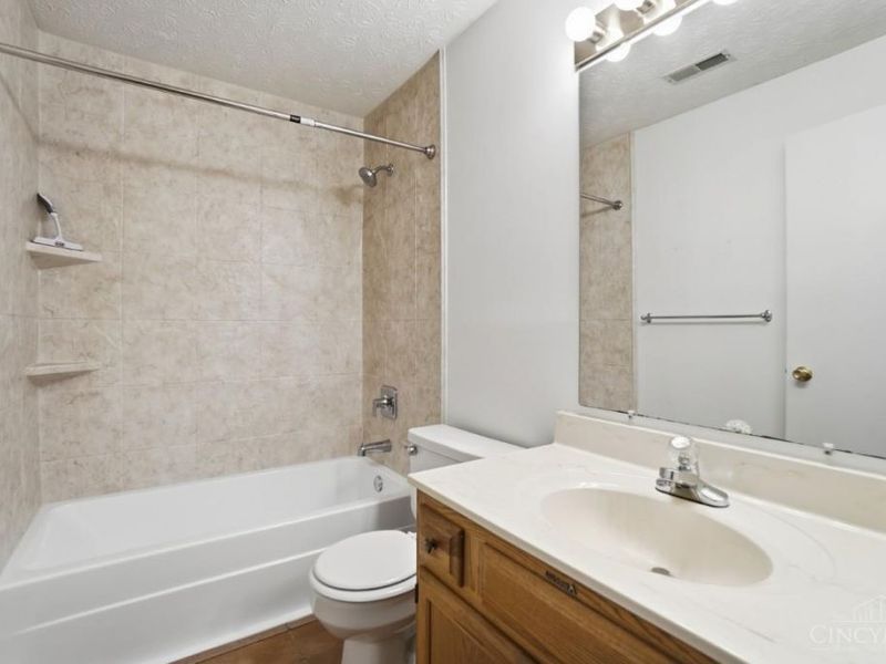 8887 Eagleview Drive, Unit 6, West Chester, OH 45069 Photo 32