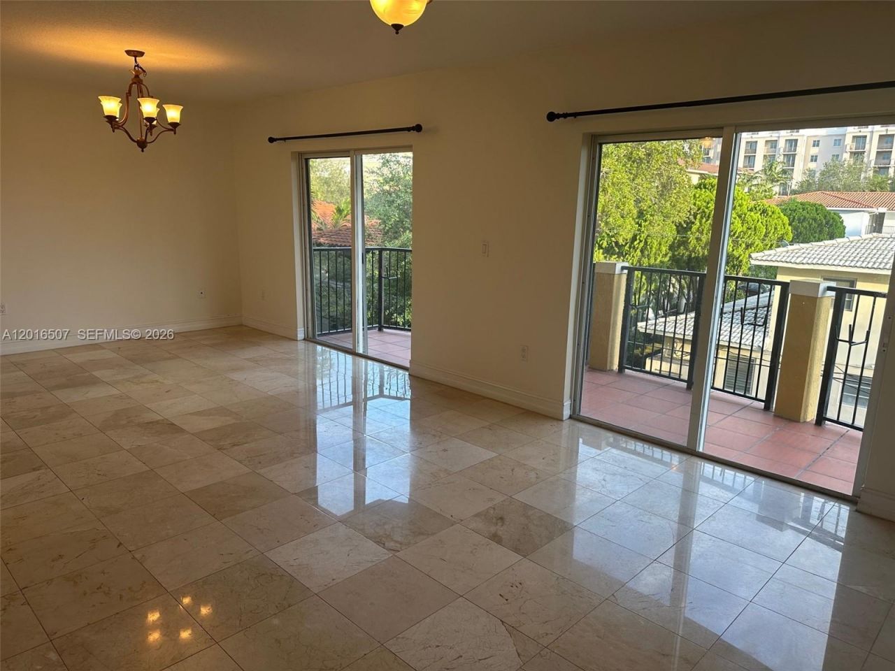 322 Madeira Ave, Unit 302, Coral Gables, FL 33134 Photo
