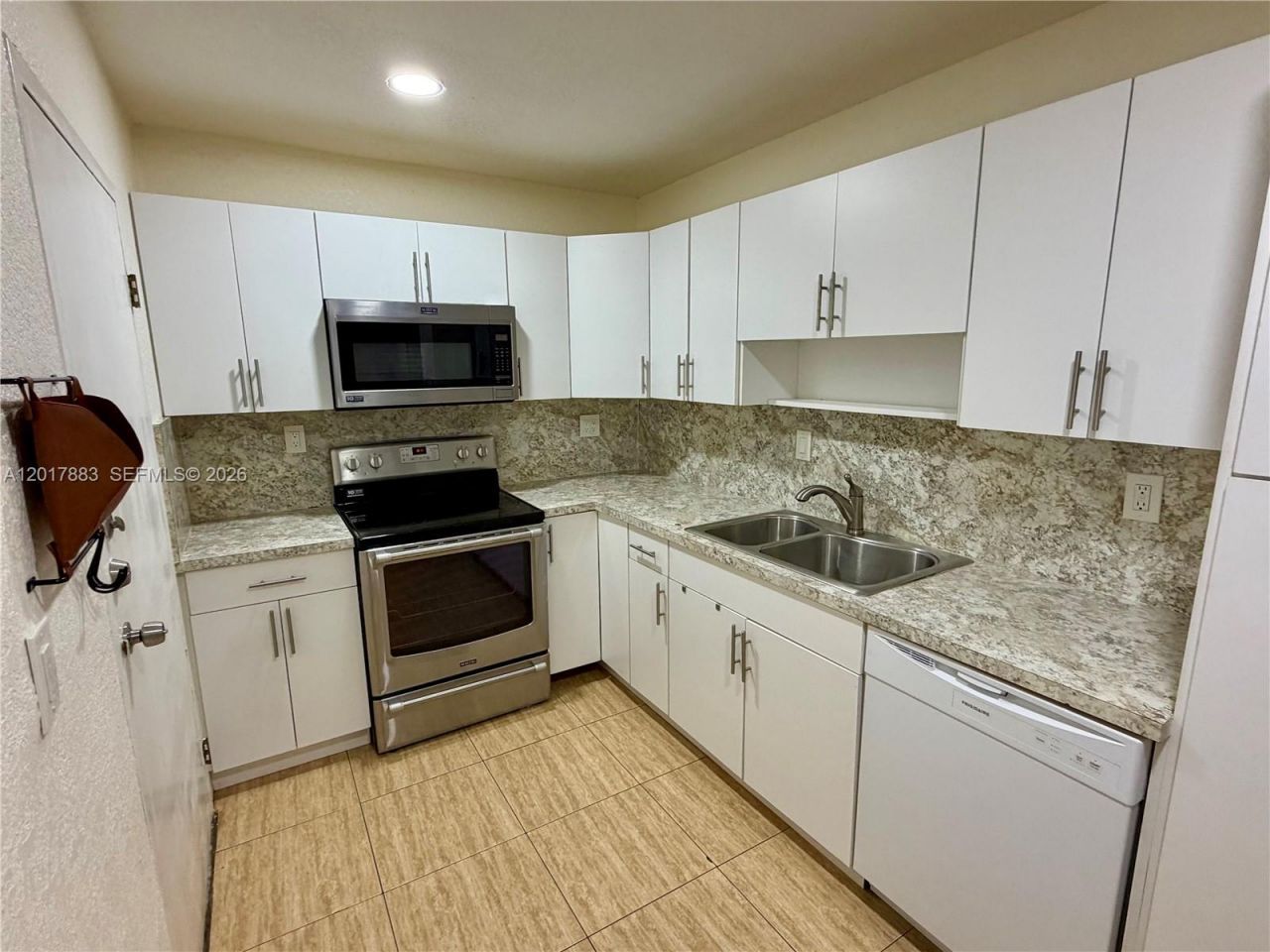 9429 SW 76th St, Unit W25, Miami, FL 33173 Photo