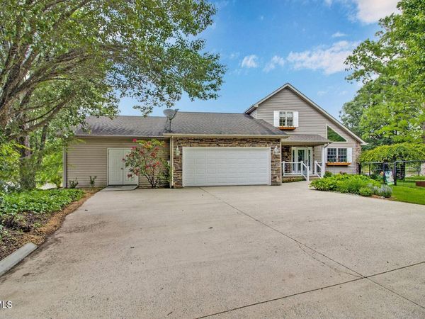 4058 Lone Wolf Circle, Crossville, TN 38572