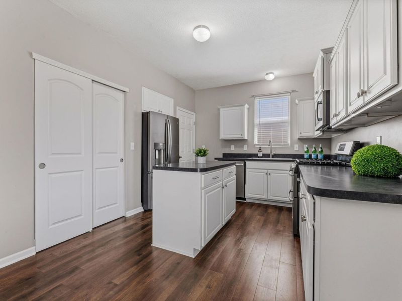 5633 Renner Road, Columbus, OH 43228 Photo 4