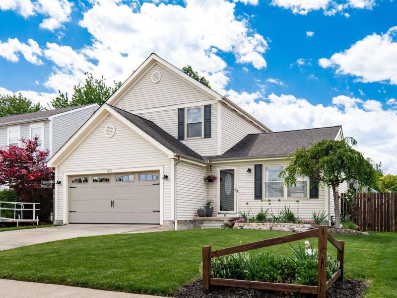 827 Bledsoe Drive, Galloway, OH 43119 Photo 2