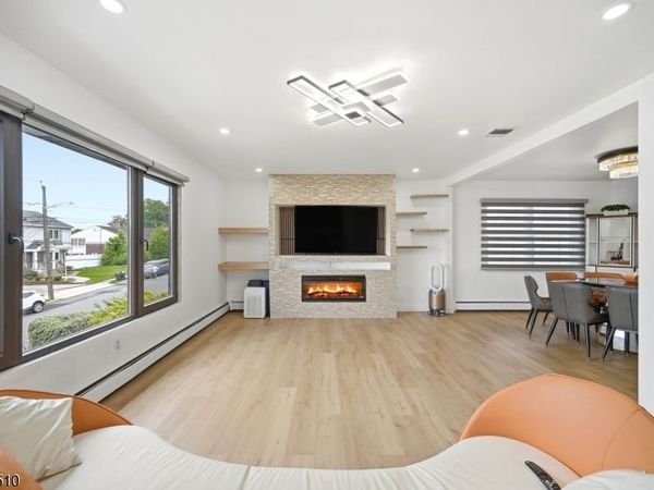 55 17Th Ave, Elmwood Park, NJ 07407