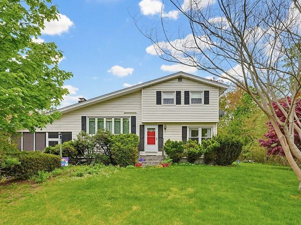 81 Florida Ave, Bellingham, MA 02019