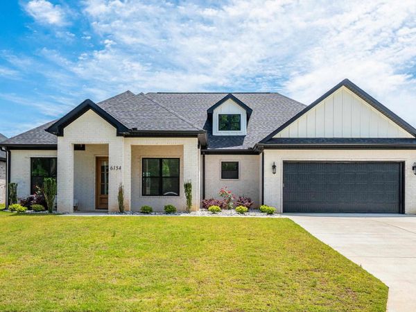 6154 Majestic Waters Drive, Benton, AR 72002