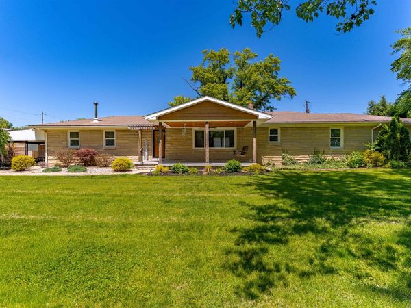 414 E Walnut Street, Owensville, IN 47665