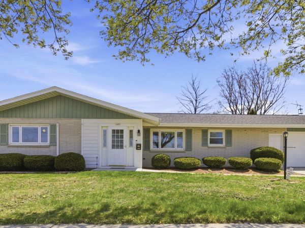 1409 S 26th St, Manitowoc, WI 54220