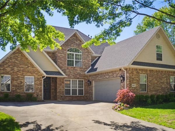 2394 N Water Oak Drive , Fayetteville, AR 72704
