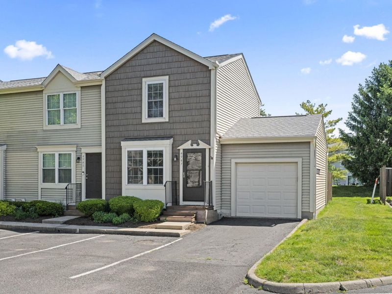 4947 Singleton Drive, Unit 13D, Hilliard, OH 43026 Photo 2
