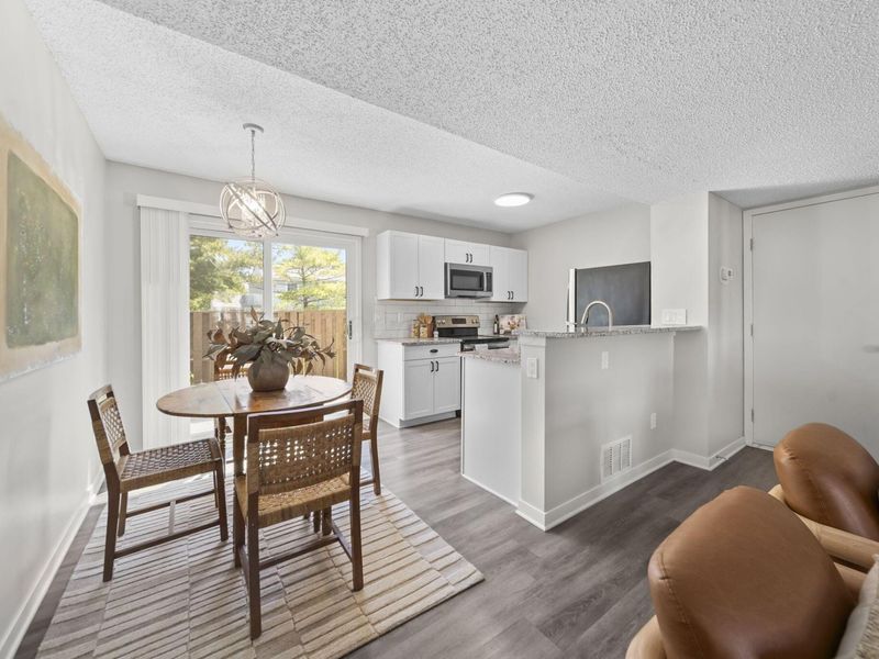 4947 Singleton Drive, Unit 13D, Hilliard, OH 43026 Photo 6