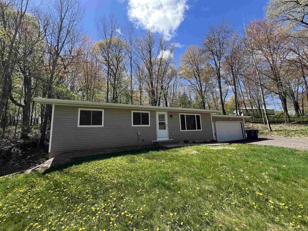 E1395 BIRCH HAVEN CIRCLE, Waupaca, WI 54981