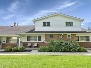 25345 Country Club Boulevard , Unit 11, North Olmsted, OH 44070