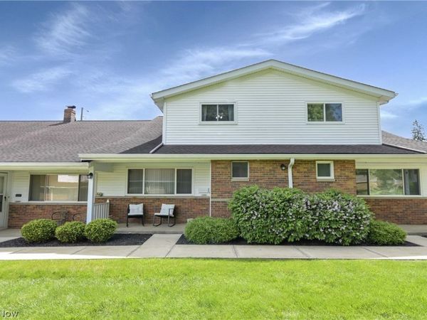 25345 Country Club Boulevard , Unit 11, North Olmsted, OH 44070