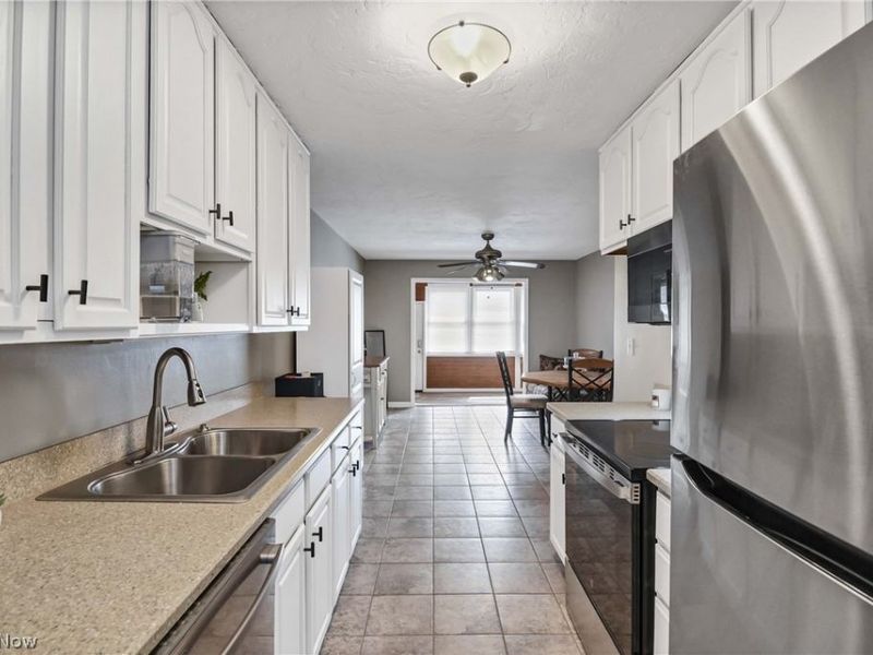 25345 Country Club Boulevard, Unit 12-11, North Olmsted, OH 44070 Photo 14