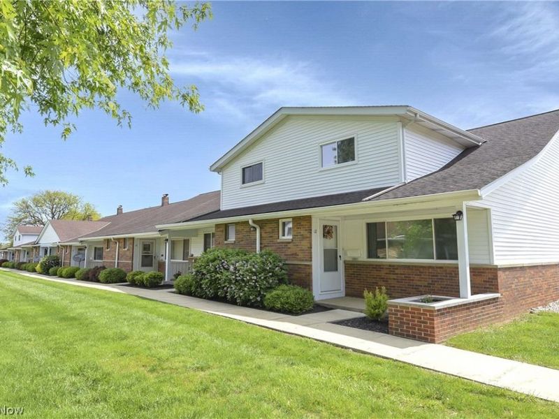 25345 Country Club Boulevard, Unit 12-11, North Olmsted, OH 44070 Photo 3