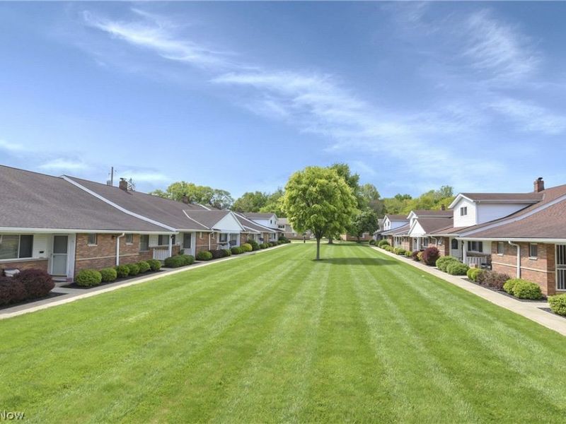 25345 Country Club Boulevard, Unit 12-11, North Olmsted, OH 44070 Photo 4