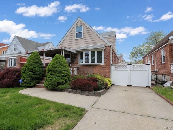 56-43 195th Street , Fresh Meadows, NY 11365