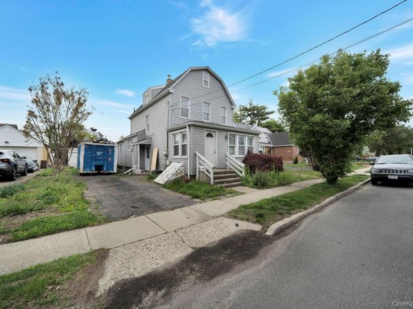 64 4th Avenue , New Hyde Park, NY 11040