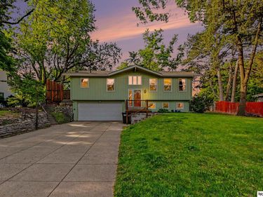 10021 Emmet Street , Omaha, NE 68134
