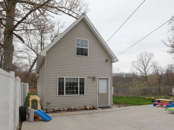 935 Woodland Beach, Battle Creek, MI 49014