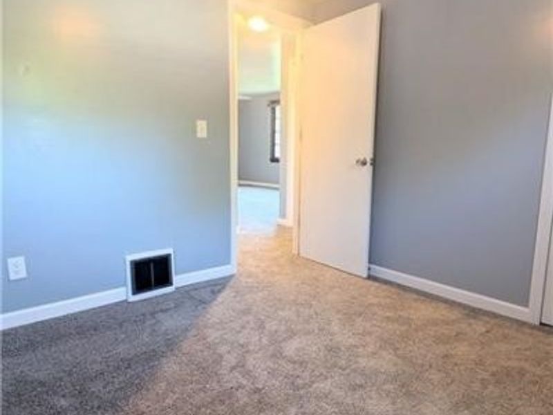 495 W Texas Avenue , Sebring, OH 44672 Photo 5