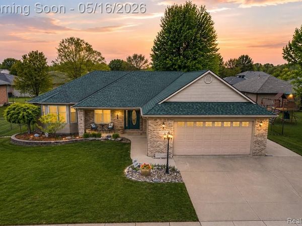 22280 John Deere Lane, Macomb Twp, MI 48044
