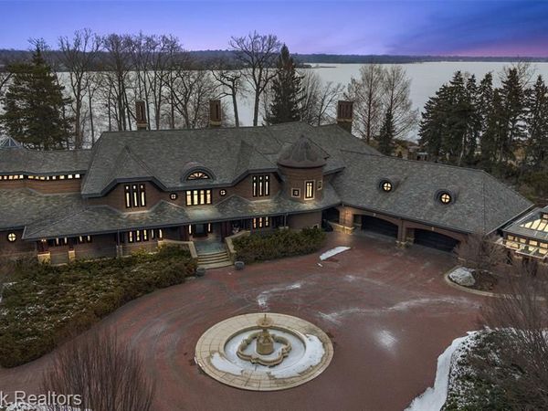 4740 Dow Ridge Road, Orchard Lake Village, MI 48324