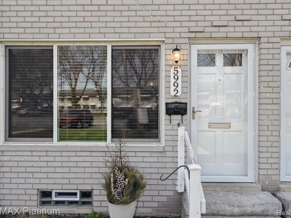 5992 Alan Drive, Brighton, MI 48116