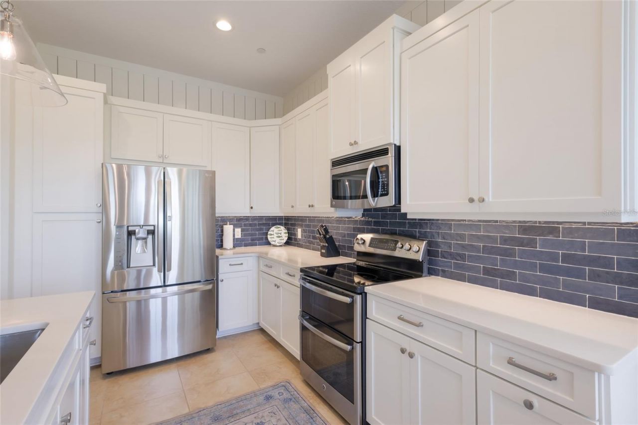 258 Sapphire Lake Drive , Unit 202, Bradenton, FL 34209 Photo