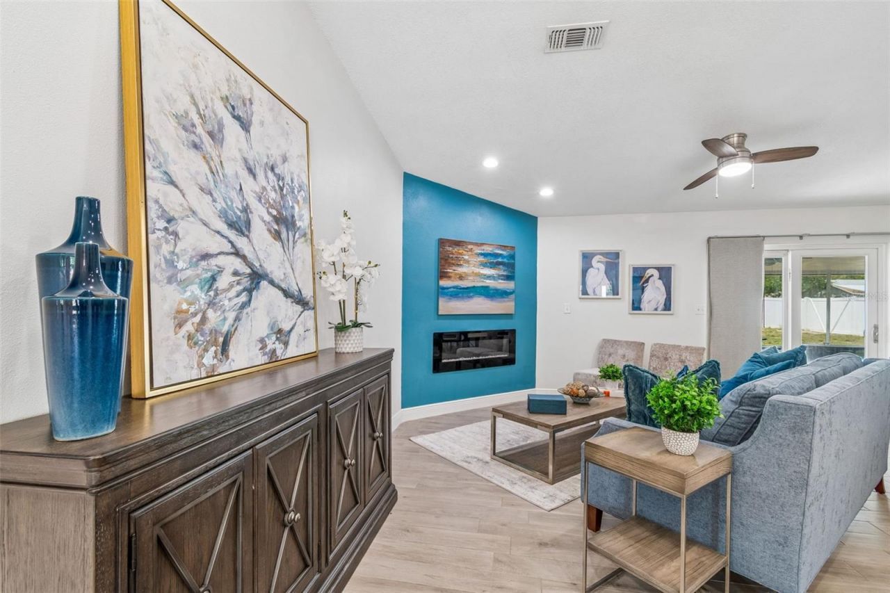 4201 W Wyoming Avenue, Tampa, FL 33616 Photo