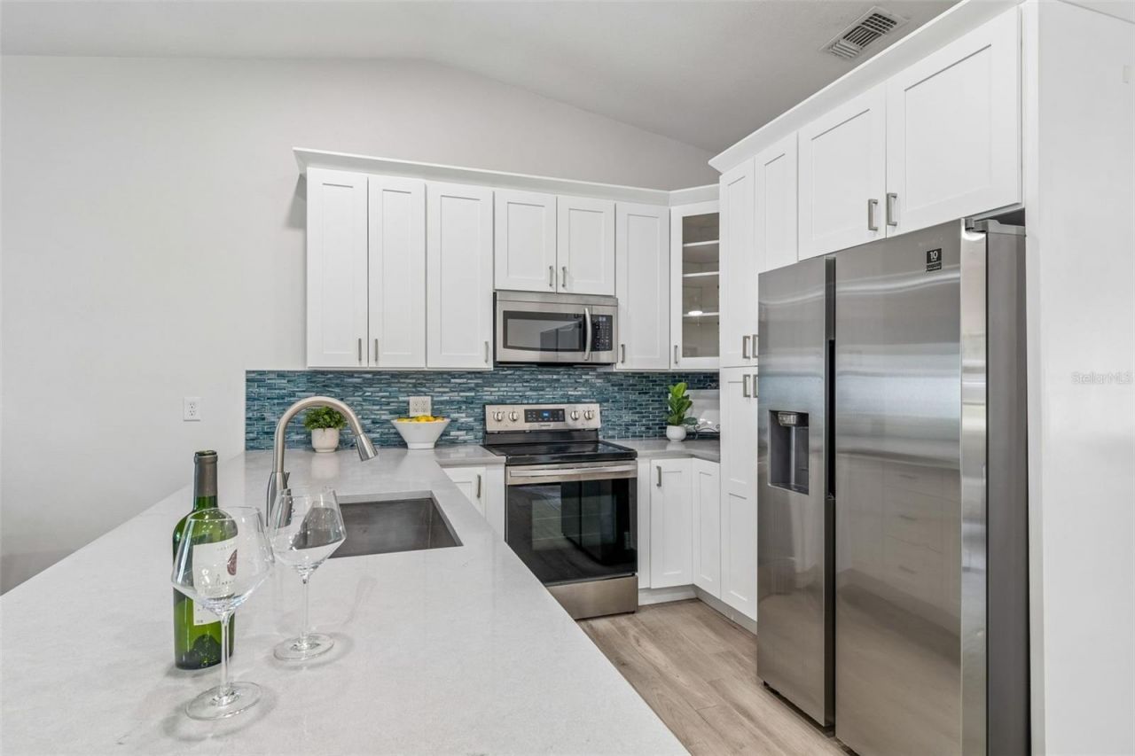 4201 W Wyoming Avenue, Tampa, FL 33616 Photo