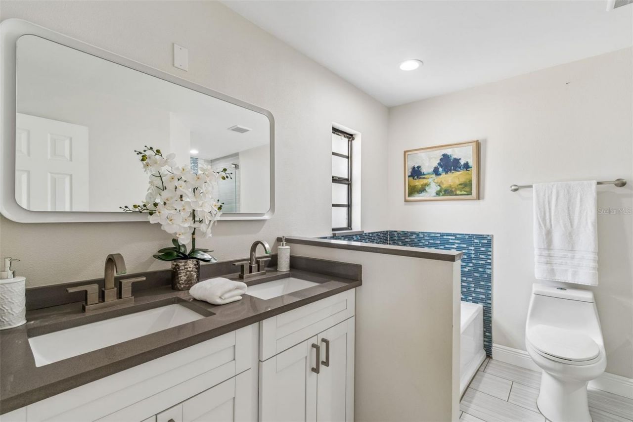 4201 W Wyoming Avenue, Tampa, FL 33616 Photo