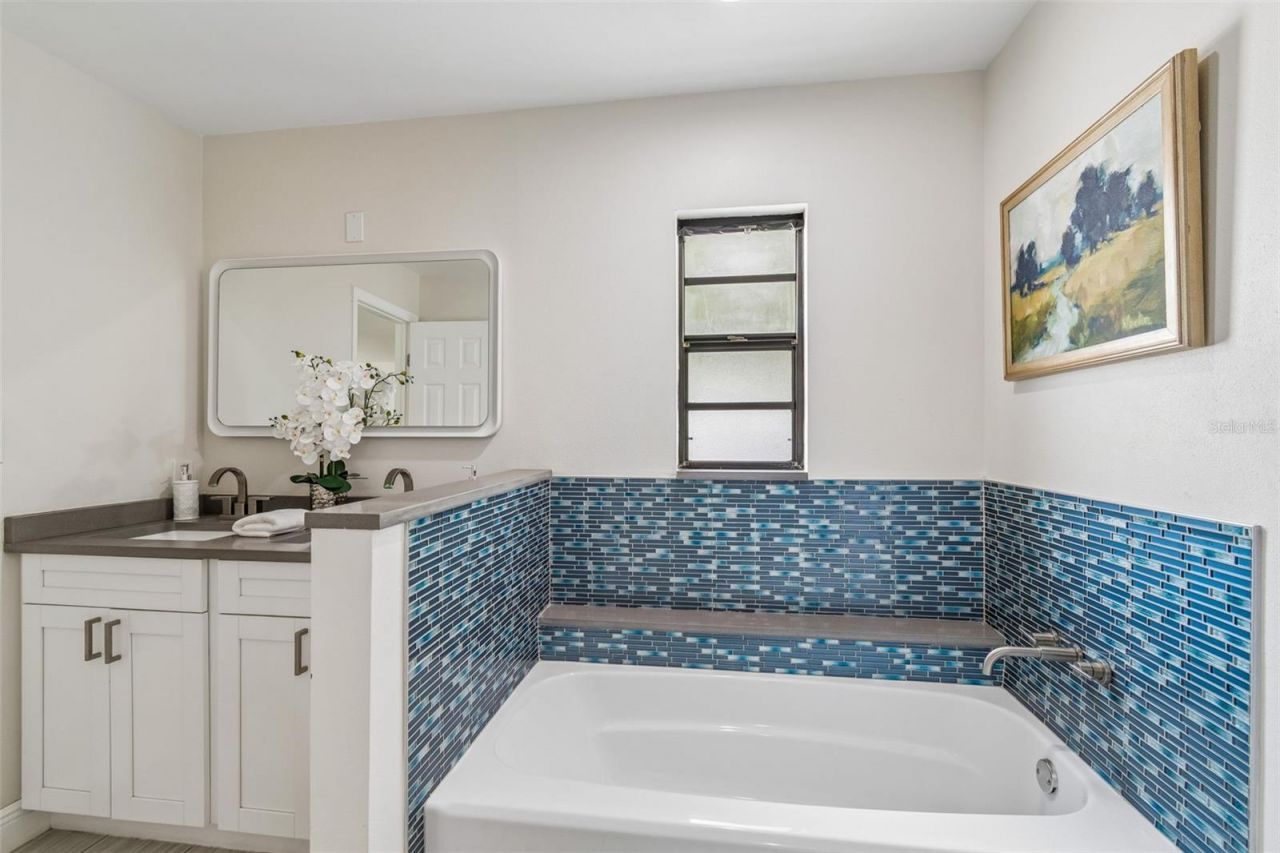 4201 W Wyoming Avenue, Tampa, FL 33616 Photo