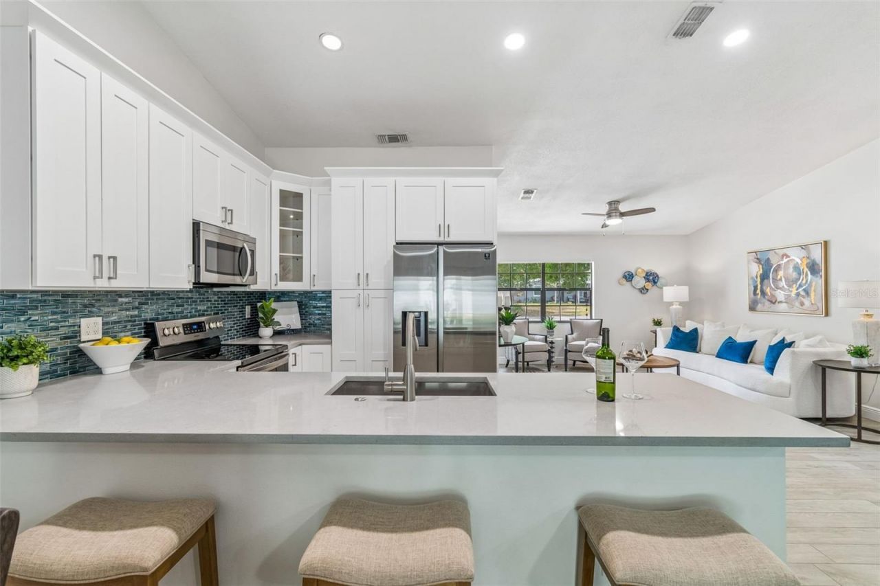 4201 W Wyoming Avenue, Tampa, FL 33616 Photo