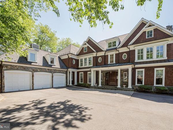 8800 SAUNDERS LANE, BETHESDA, MD 20817