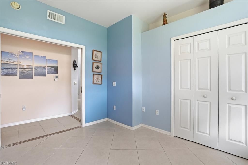 340 Robin Hood Cir, Unit 102, Naples, FL 34104 Photo