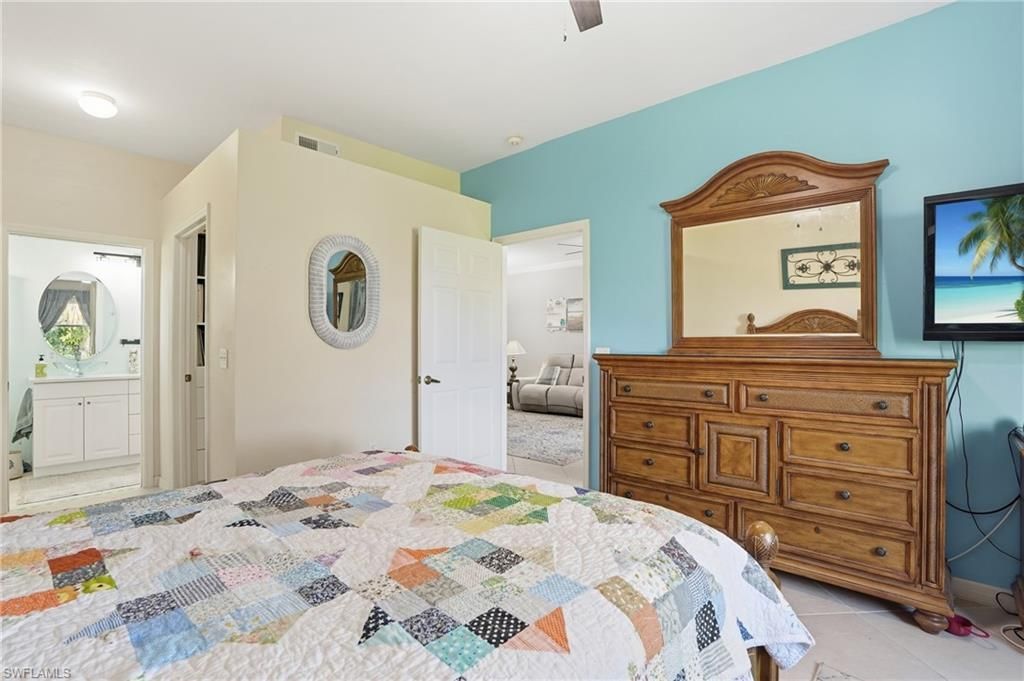 340 Robin Hood Cir, Unit 102, Naples, FL 34104 Photo