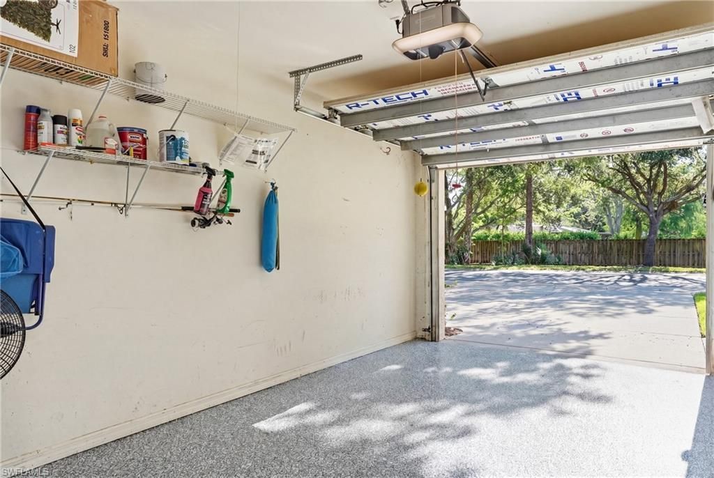 340 Robin Hood Cir, Unit 102, Naples, FL 34104 Photo
