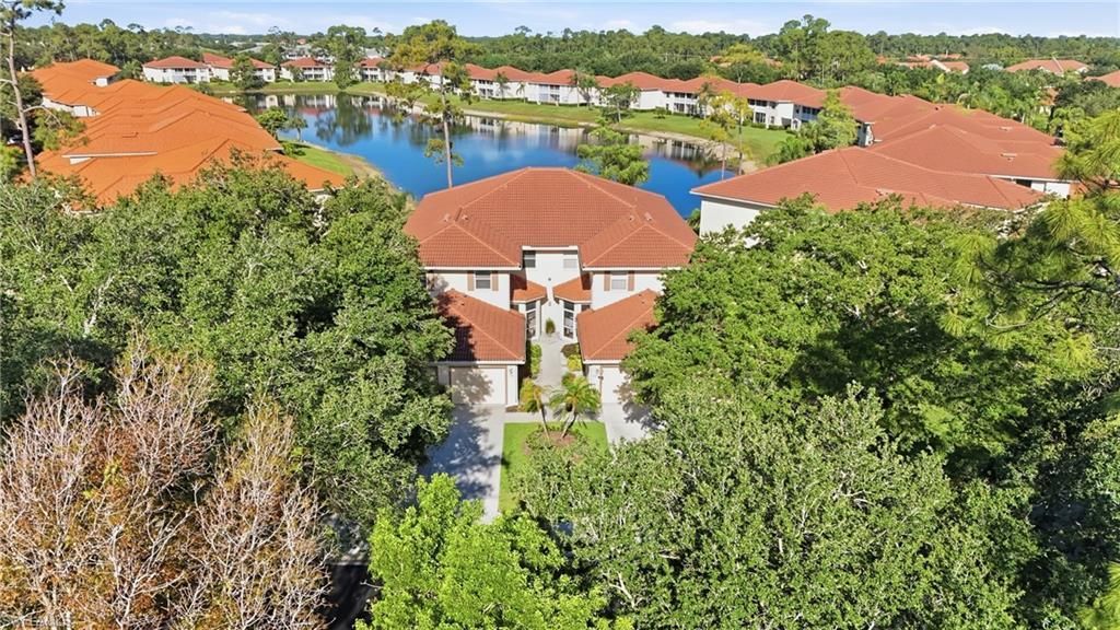 340 Robin Hood Cir, Unit 102, Naples, FL 34104 Photo