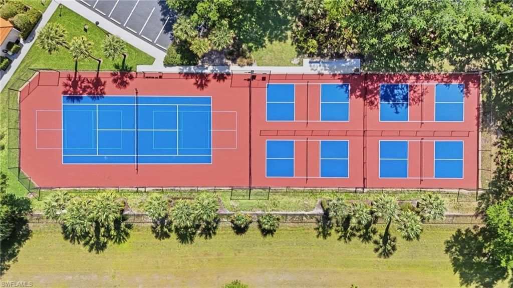 340 Robin Hood Cir, Unit 102, Naples, FL 34104 Photo